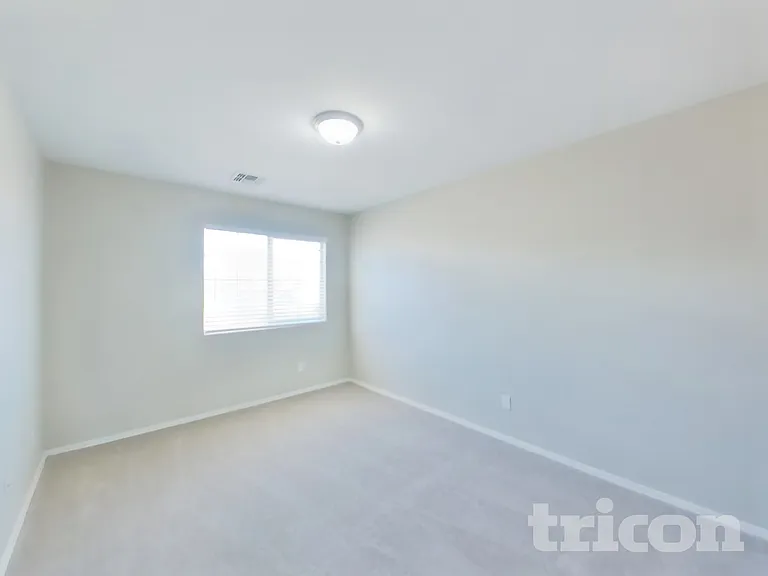 34113 N Alison Dr — Photo 14