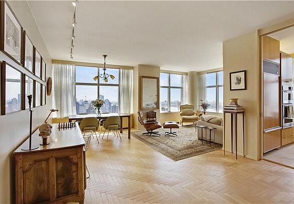 5th image of 160 W 66th St APT 47E