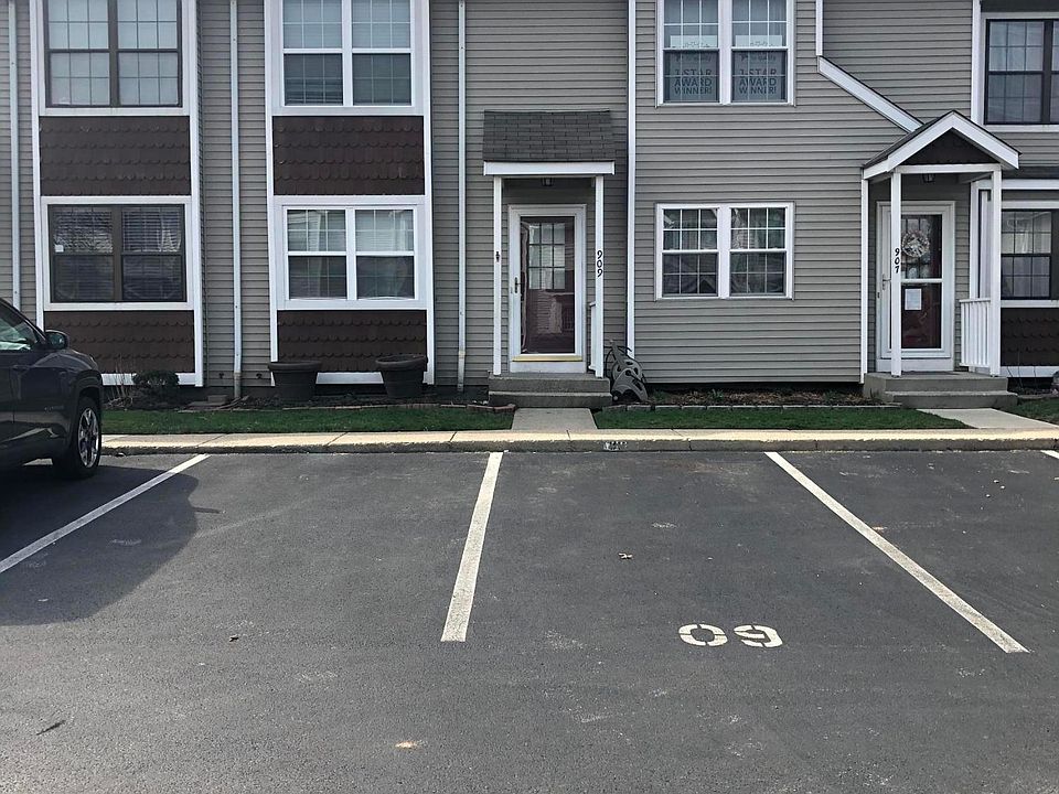 1st image of 909 Charnwood Ln #15D