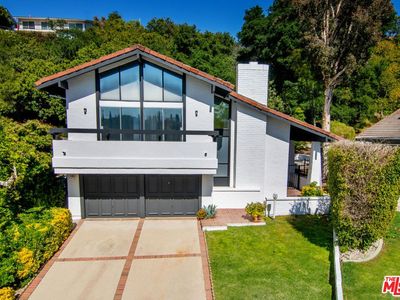 10300 Clusterberry Ct, Los Angeles, CA, 90077
