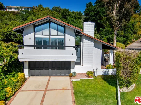 10300 Clusterberry Ct, Los Angeles, CA 90077