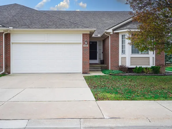 26122 Joanne Smith Ln, Chesterfield, MI 48051