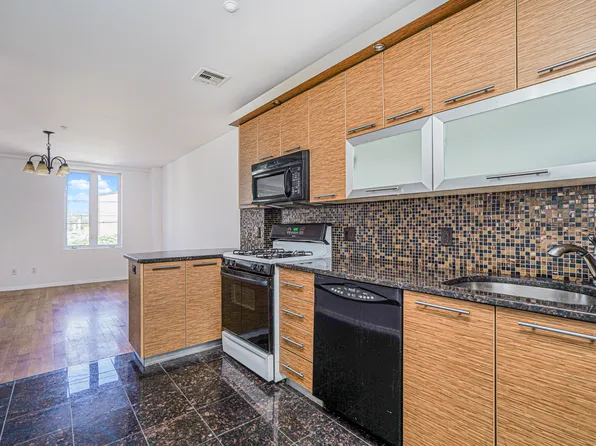 1132 Blake Court image 13 of 27