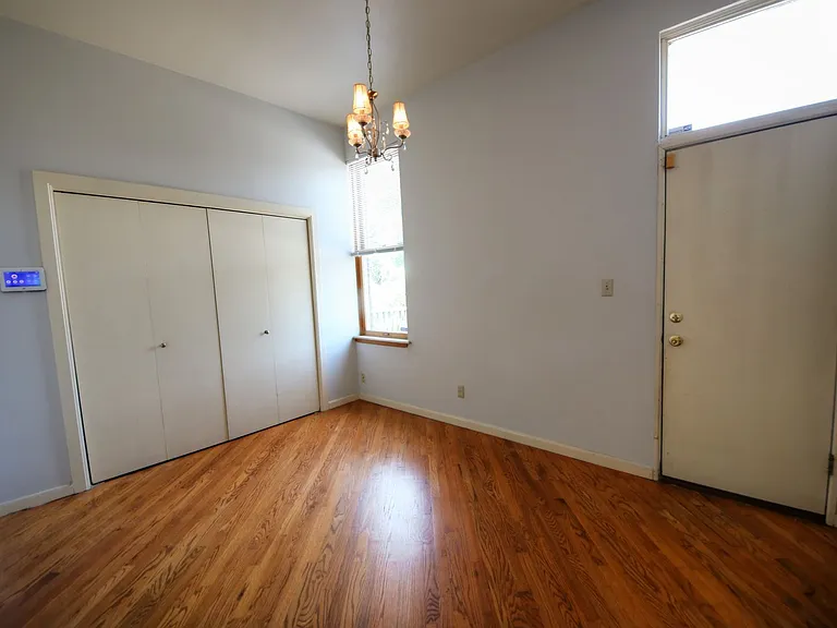 2325 1/2 Hickory St #B — Photo 17