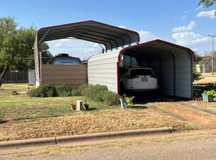 1001 N McKinley Ave, Rotan, TX 79546