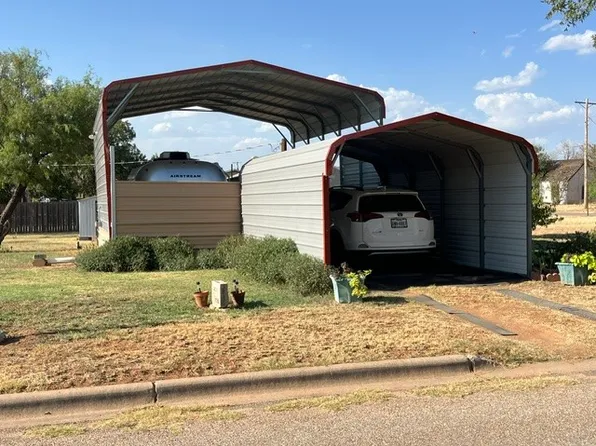 1001 N McKinley Ave, Rotan, TX 79546