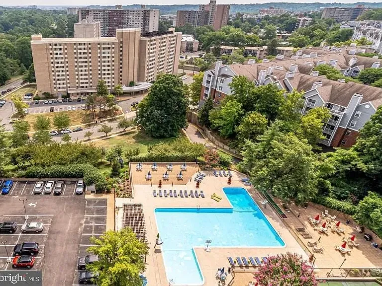 5500 Holmes Run Pkwy #320 — Photo 3