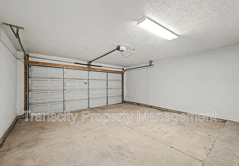 932 W 19th Ave — Photo 22