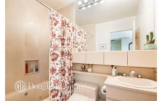 Rented by Douglas Elliman | media 19