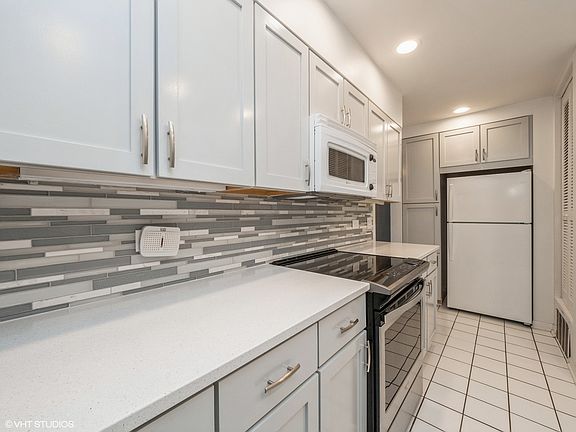 2nd image of 550 Shorely Dr APT 104