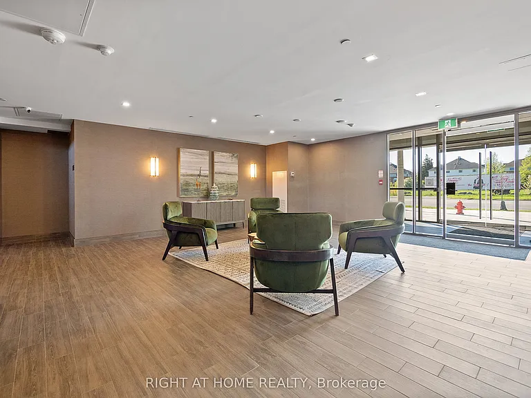 450 Dundas St E #804 — Photo 16