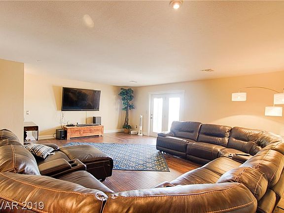 3rd image of 1434 Pueblo Dr