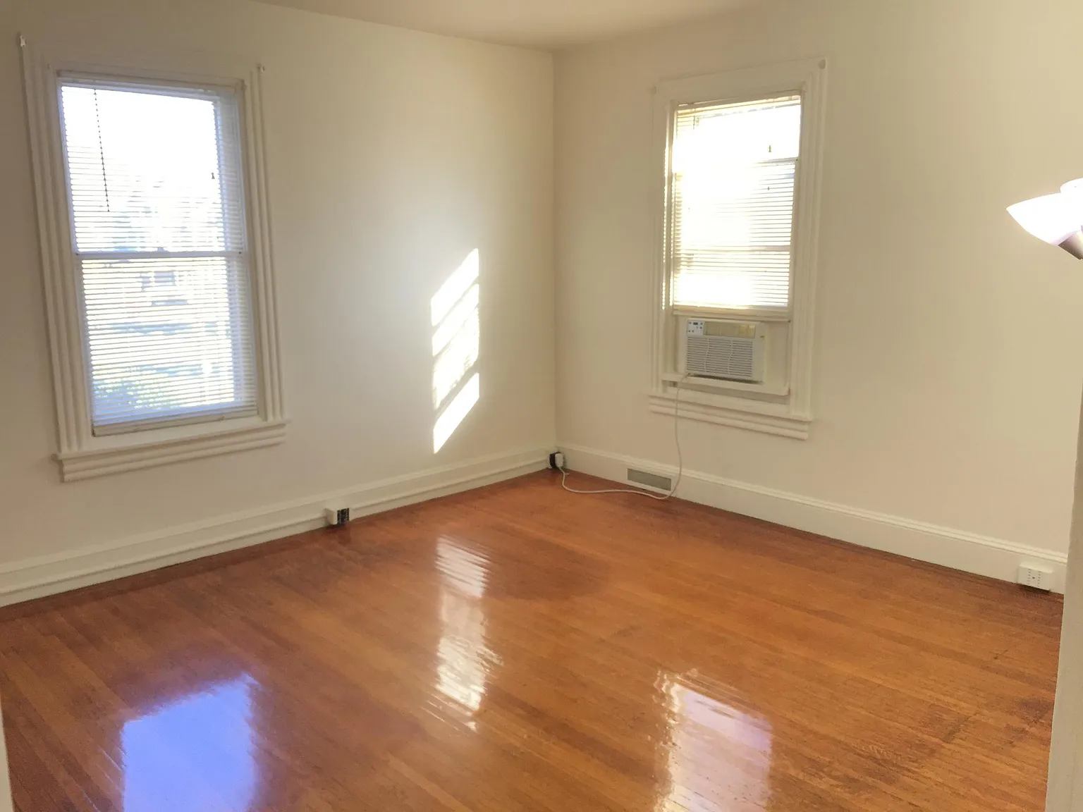 1 bed, 750 sqft, $1,404 — Photo 2