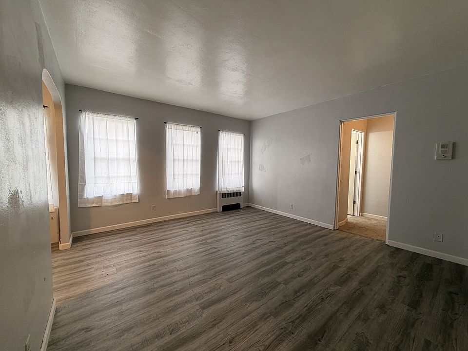 2nd image of 417 N Dixie Way #2