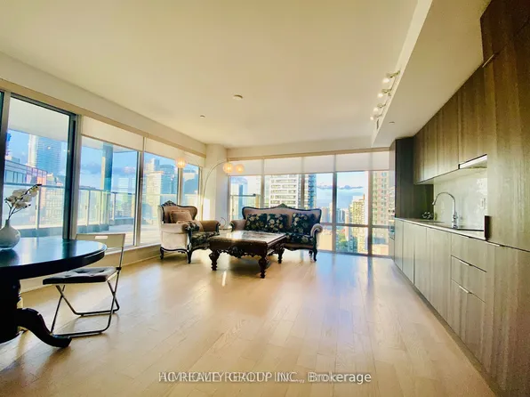 955 Bay St #3208, Toronto, ON M5S 0C6