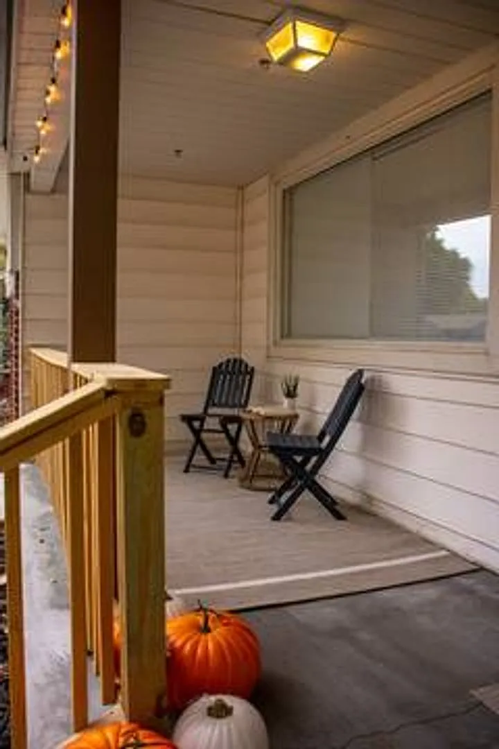 Furnished Rental In Midtown!! — Photo 2