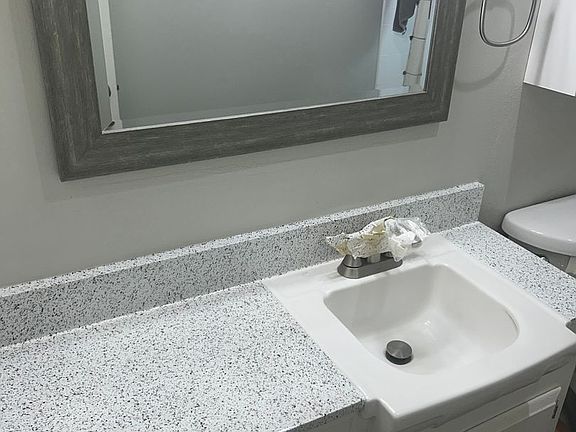2nd image of 226 W Union Ave #4