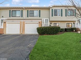 4239 Continental Dr, Waukegan, IL 60087