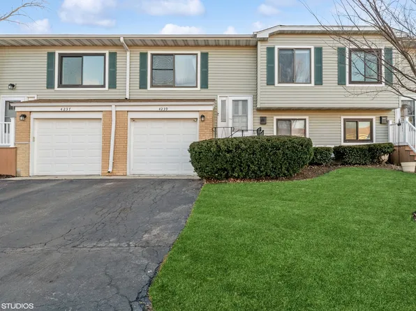 4239 Continental Dr, Waukegan, IL 60087
