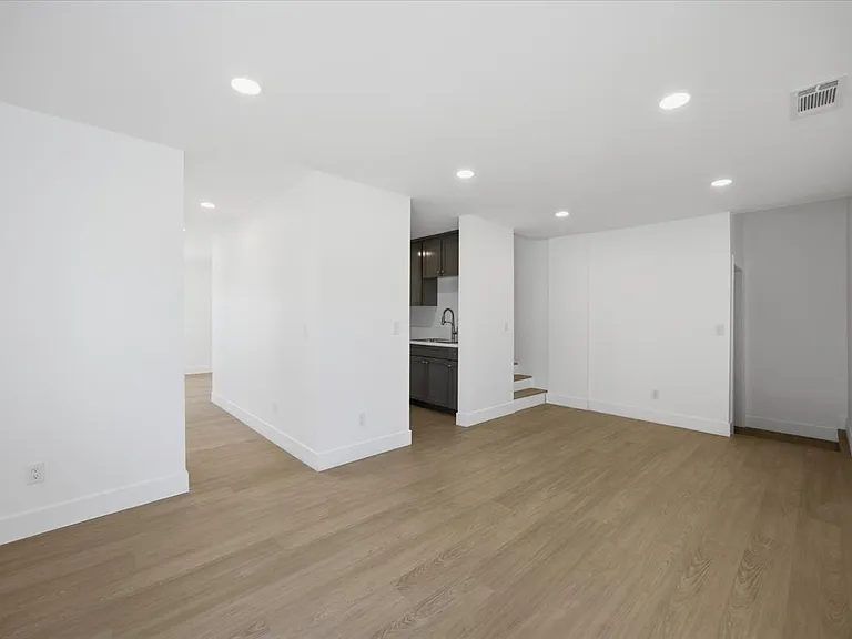 1040 W 165th Pl #1 — Photo 19