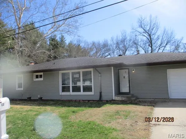 12 Charles Dr, Caseyville, IL 62232