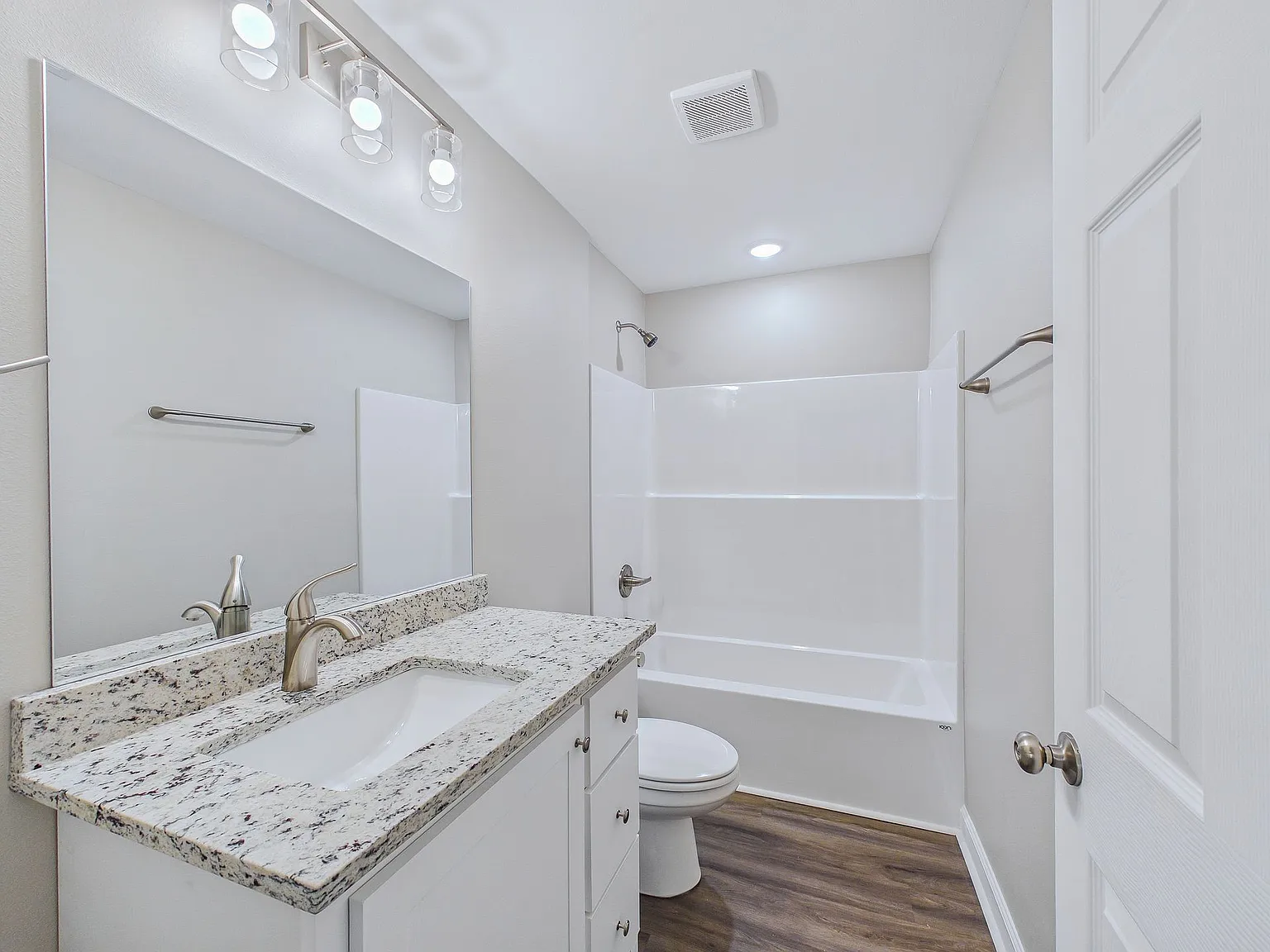 3423 Maryland Ave — Photo 2