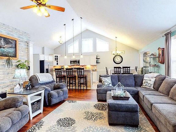 5th image of 15144 Woodsong Dr