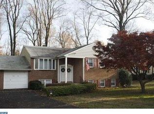 44 Hickory Dr, Churchville, PA 18966