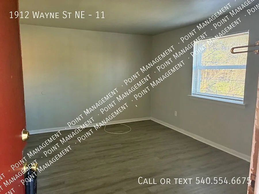 1912 Wayne St NE #11