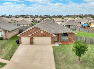 11032 NW 95th St, Yukon, OK 73099