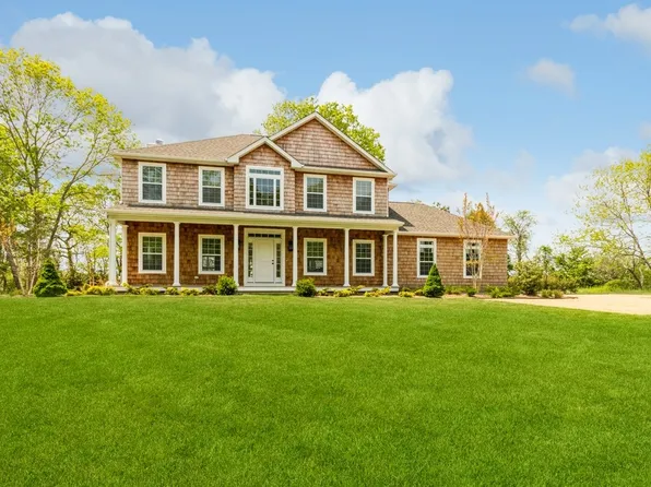 https://photos.zillowstatic.com/fp/183ac32e0355c91e7e91cb40b6b7b4c3-p_e.webp