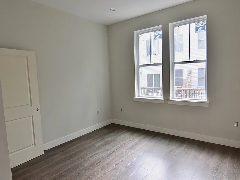 1229 N Franklin St #3R — Photo 9