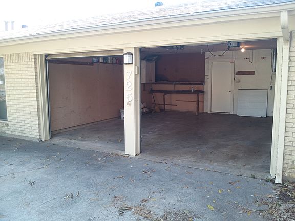3rd image of 725 Oakwood Ave