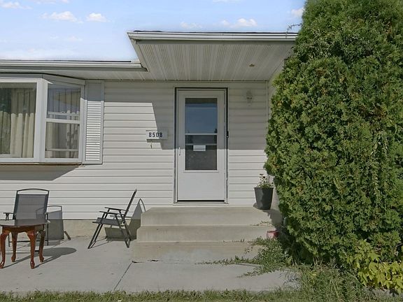 4th image of 8508 149a Ave NW