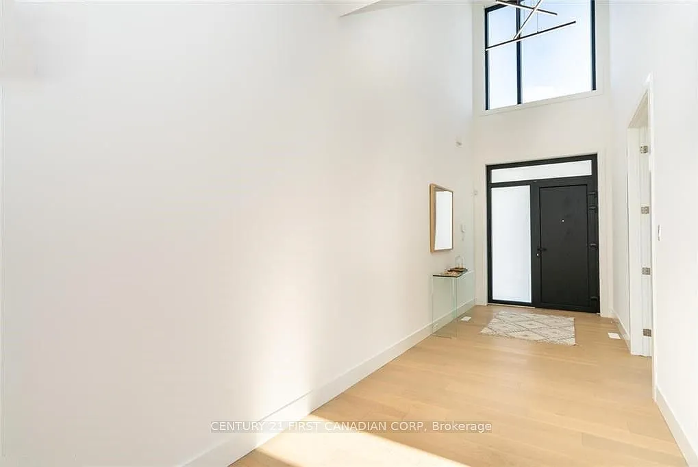 4 bed, $5,000 — Photo 4