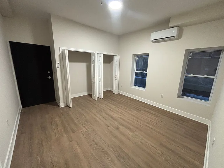 1032 W Hamilton St — Photo 5