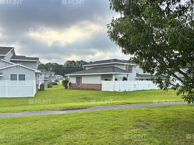 570 Fern Ln — Photo 2