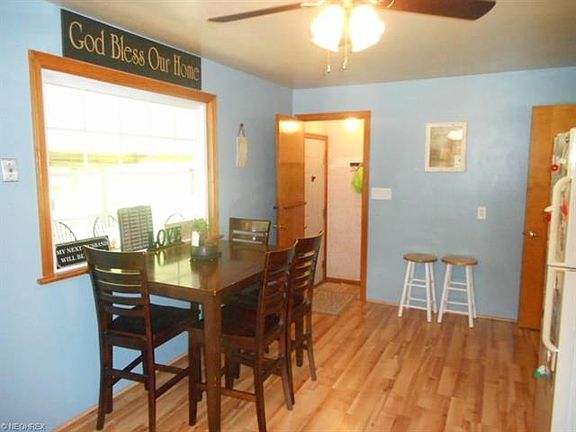 5th image of 23 Jeffrey Ln