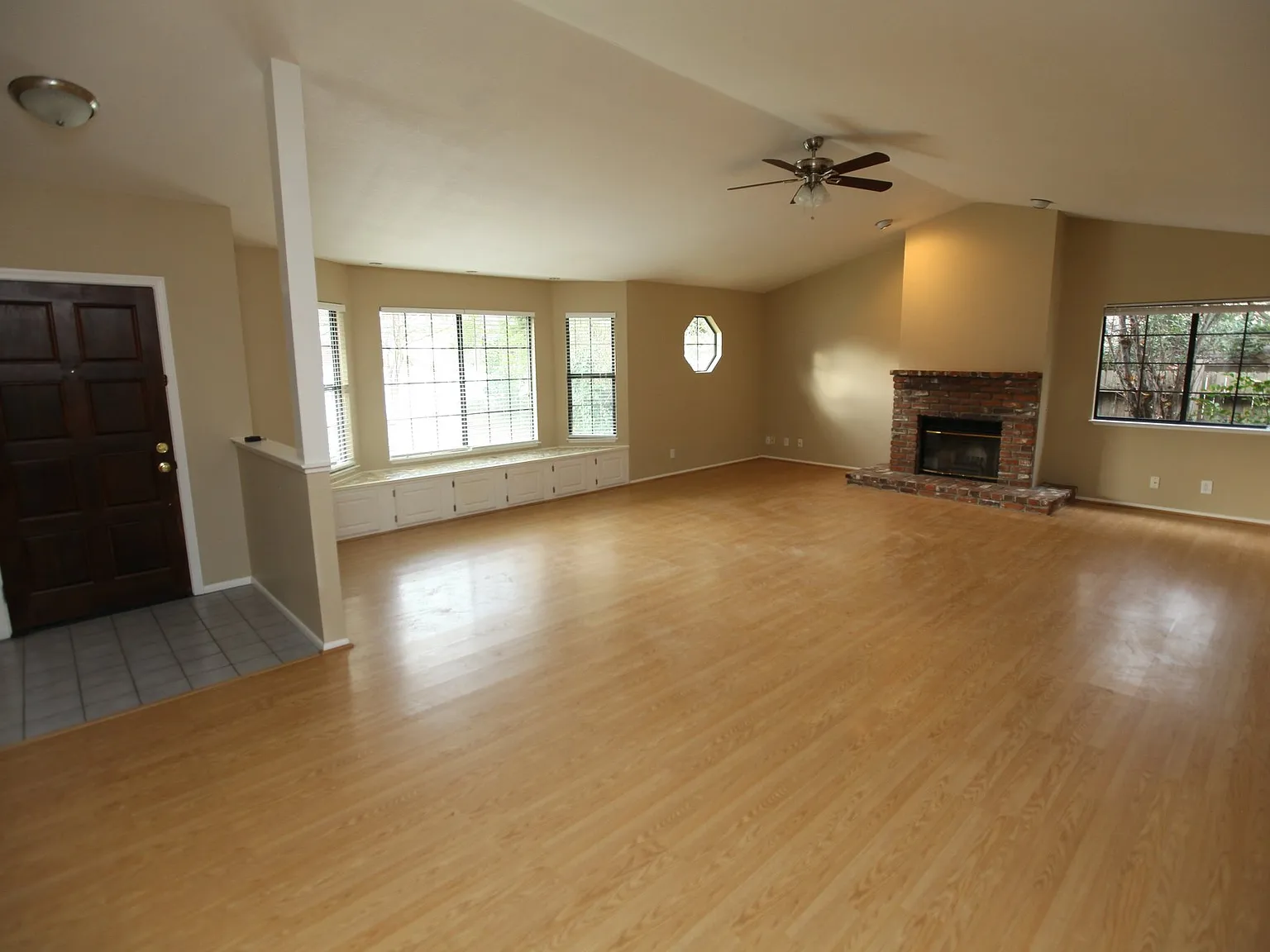 3 bed, 1717 sqft, $2,800 — Photo 3
