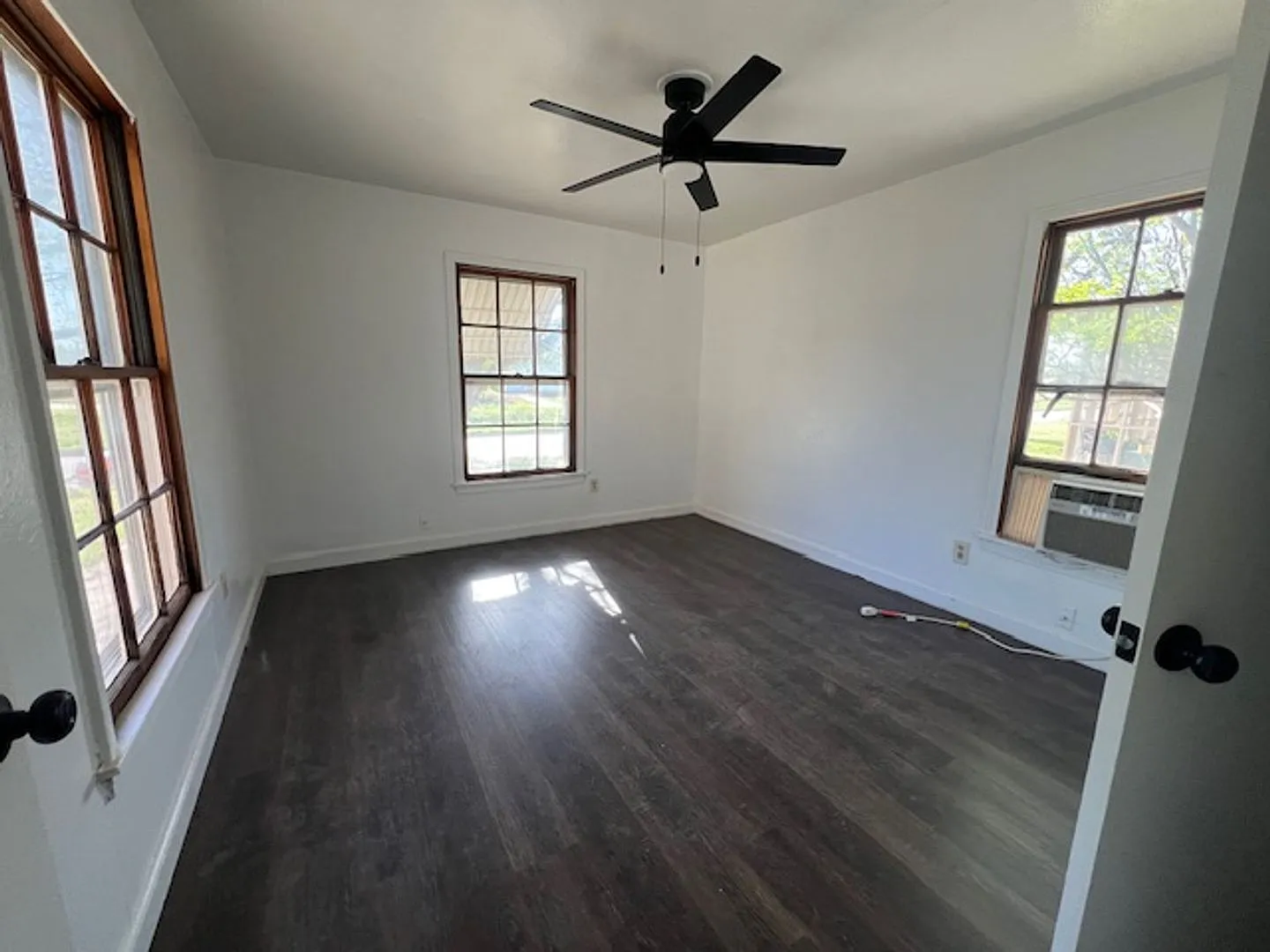 1466 Park — Photo 3