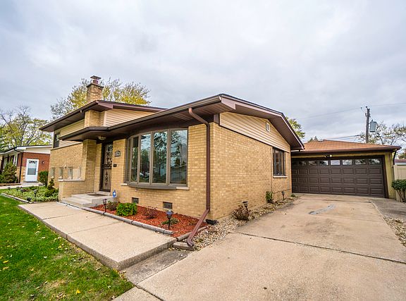 3rd image of 179 Pleasant Dr
