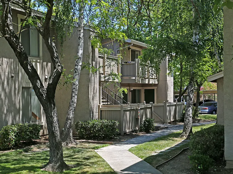 7475 Stockton Blvd — Photo 16