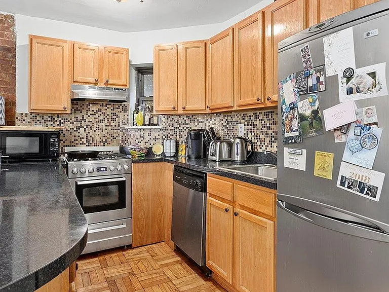 235 E 51st St #2B — Photo 2