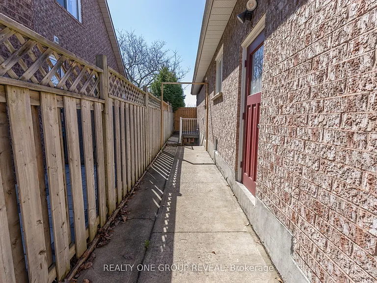 48 Patrick Dr — Photo 4