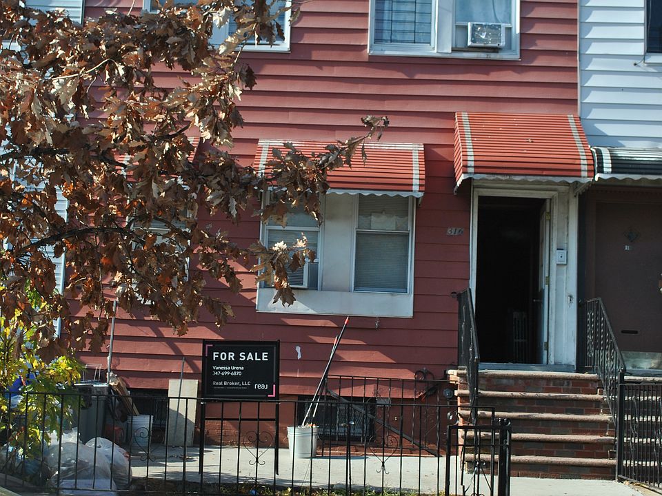 1st image of 316 E 9th St