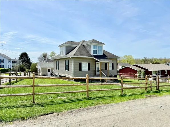 901 Market St, Scottdale, PA 15683