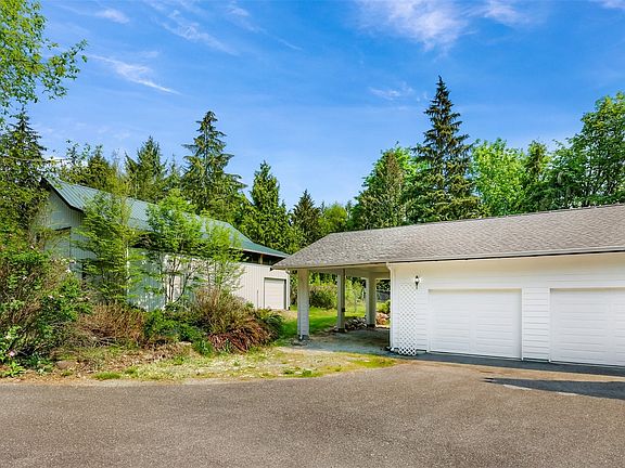 2 Car garage, carport wired with 220V>