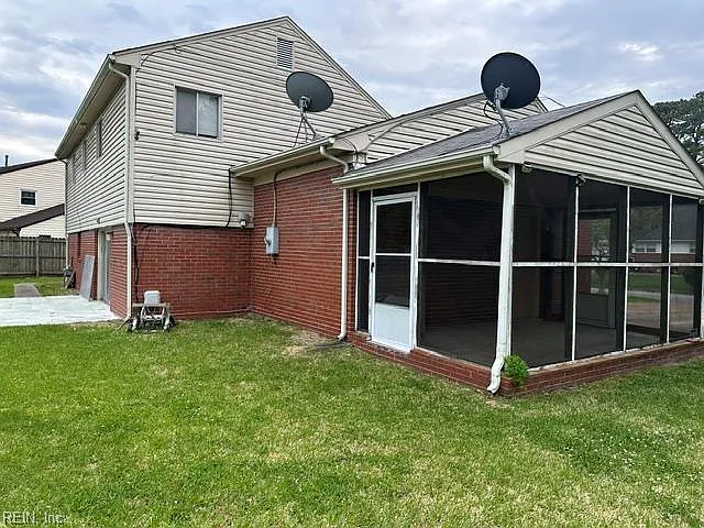 4 bed, 2.0 bath, 2174 sqft, $2,600 — Photo 4