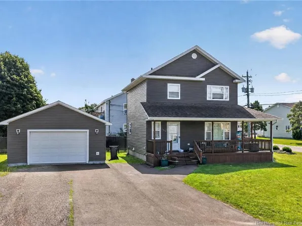 153 Shore Dr, Shediac, NB E4P 2S6