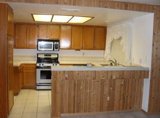 16050 Peach Tree Ln, Fontana, CA 92337